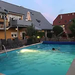 Lelila - Ex Gaestehaus Milella 4* Rust