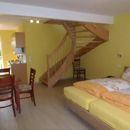 Lelila - Ex Gaestehaus Milella 4* Rust