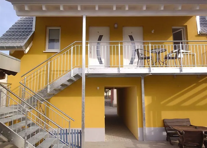 Lelila - Ex Gaestehaus Milella ゲストハウス 4*